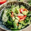 Фото к позиции меню Лёгкий салат с авокадо