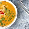 Фото к позиции меню Малазийский карри-суп с курицей и креветками