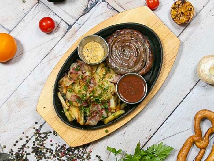 Колбаска Улитка с картофелем и беконом