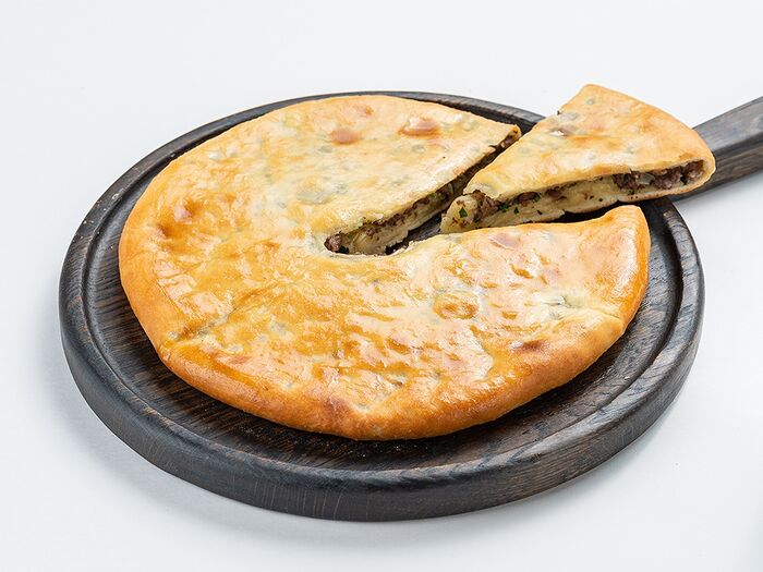 Осетинский пирог с мясом и зеленью