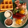 Фото к позиции меню Завтрак с вафлей