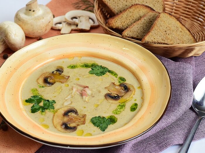 Крем-суп из белых грибов и шампиньонов
