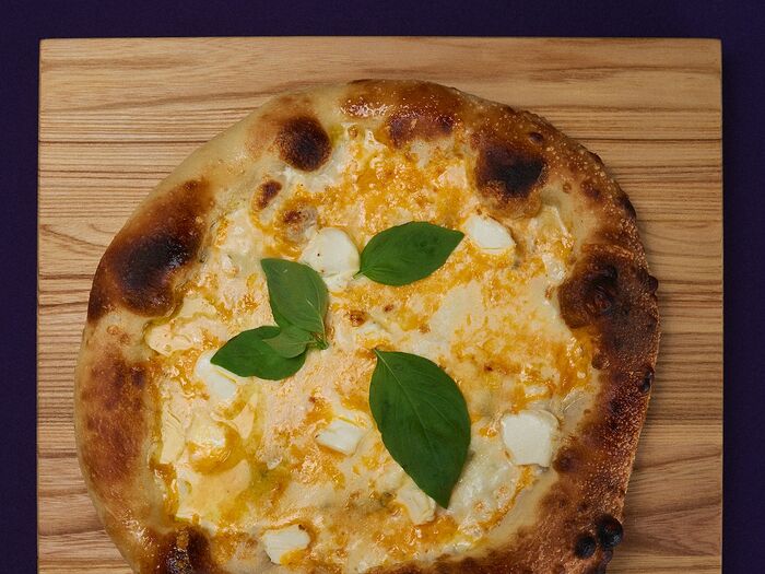 Пицца неаполитанская Четыре сыра