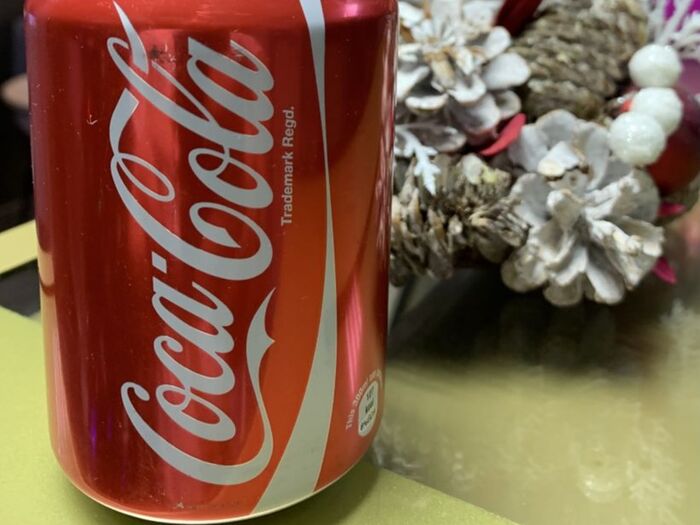Вода газированная Coca-Cola