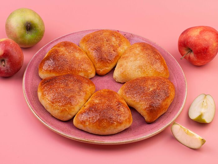Пирожки сладкие с яблоком