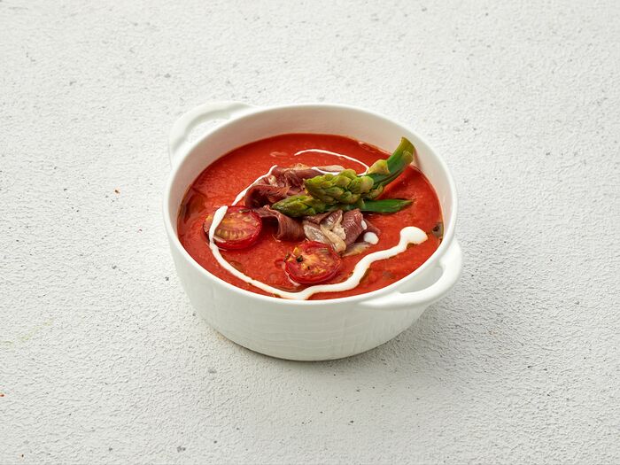Суп из свежих и копчёных томатов
