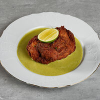 Хрустящий цыпленок с соусом зеленый карри