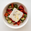 Фото к позиции меню Греческий салат с домашней брынзой