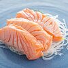 Фото к позиции меню Сашими опаленный лосось