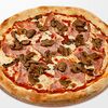 Фото к позиции меню Пицца С грибами и ветчиной и фирменный соус для корочек