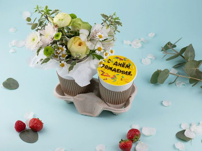Подарочный набор Букет Приятный сюрприз с желтыми розами и десерт