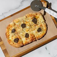 Пицца Четыре сыра с черным трюфелем