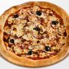 Фото к позиции меню Пицца с тунцом и фирменный соус для корочек