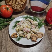 Салат с ветчиной и грибами