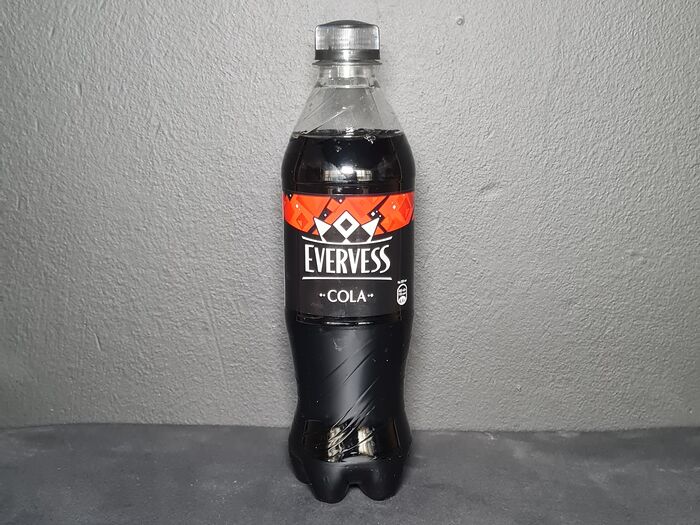Напиток газированный Evervess Кола