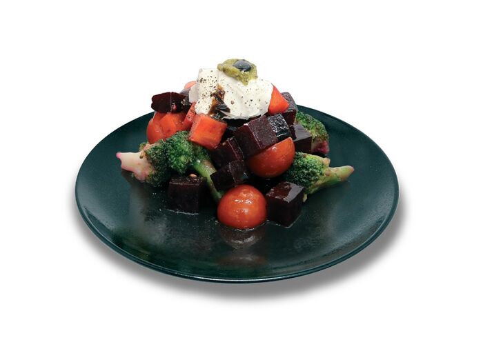 Салат из свеклы с овощами и сливочным сыром