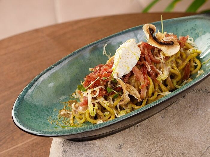 Спагетти с прошутто и трюфельным маслом