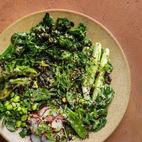 Зелёный салат, васаби, овощи, киноа