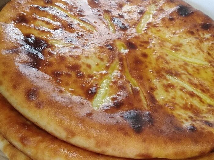 Пирог осетинский с осетинским сыром и ароматной зеленью
