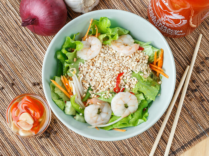 Салат по-вьетнамски с креветками