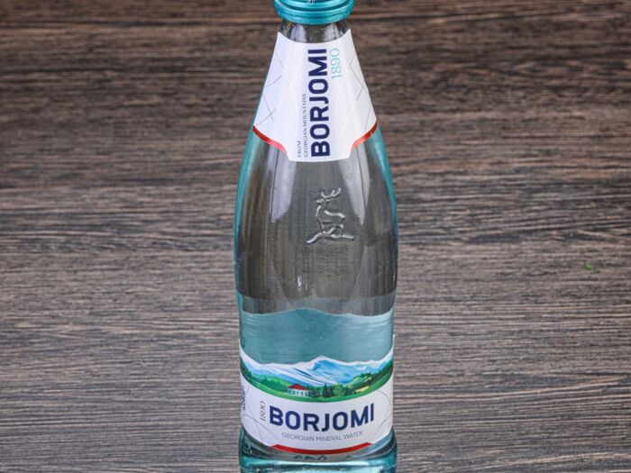 Вода Borjomi газированная