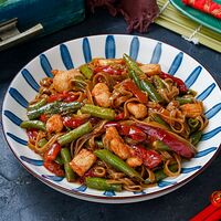 Wok Лапша гречневая с курицей