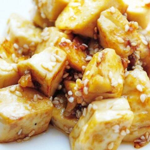 Тофу жареный (Dau pxy chua ngot)