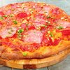 Фото к позиции меню Пицца с салями и ветчиной