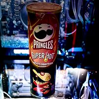 Чипсы Pringles со вкусом острых раков