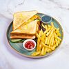 Фото к позиции меню Клаб-сэндвич с картофелем фри