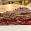 Фото к позиции меню Пп блинный торт Вишня-шоколад