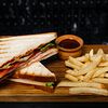 Фото к позиции меню Клаб сэндвич с ветчиной