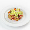 Фото к позиции меню Теплый салат из кальмаров