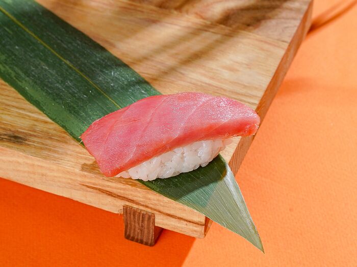 Суши Магуро с тунцом
