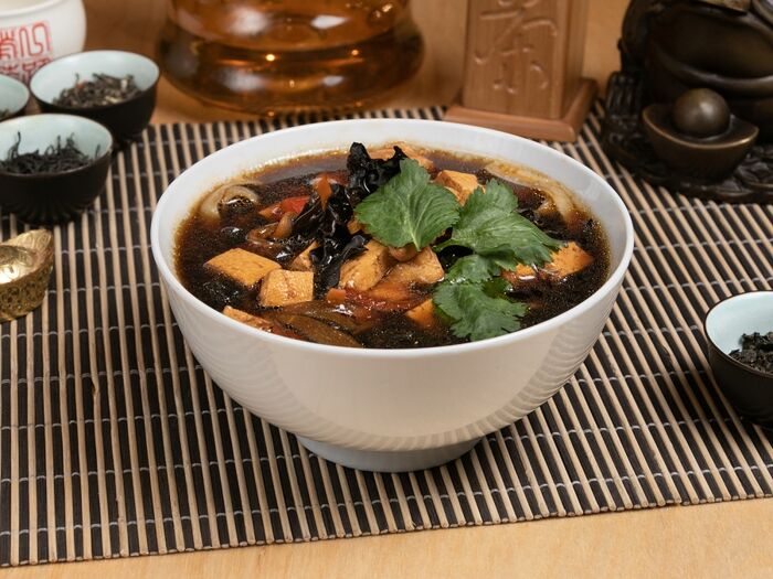Домашний китайский суп с курицей и тофу