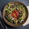 Фото к позиции меню Теплый салат с телятиной в азиатском стиле с овощами и пряными травами
