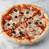 Фото к позиции меню Пицца с салями, беконом, красным луком и маслинами