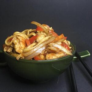 Wok острый с курой