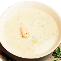 Сырный суп с креветками и лососем