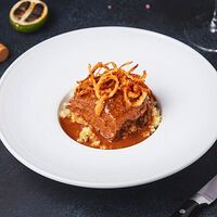 Щечки черного ангуса с кускусом