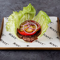 Гамбургер в салате