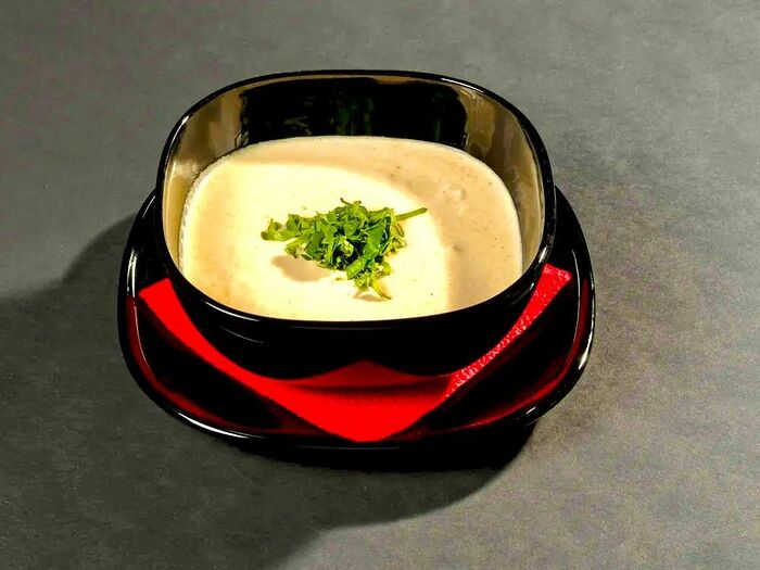 Крем-суп из норвежской сёмги с гренками