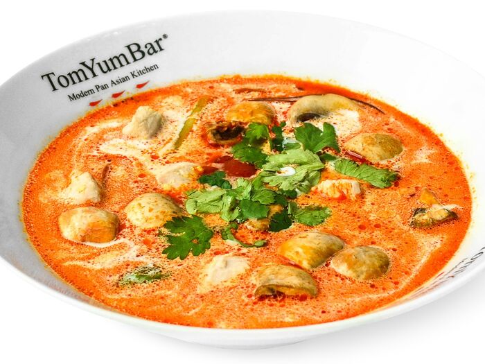 Суп Tom Yum с курицей