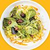 Фото к позиции меню Зеленый салат с хумусом, огурцом и оливками леччино