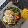 Фото к позиции меню Завтрак с куриной грудкой