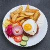 Фото к позиции меню Бифштекс с яйцом и картошкой по-домашнему