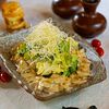 Фото к позиции меню Теплый салат с грибами и курицей
