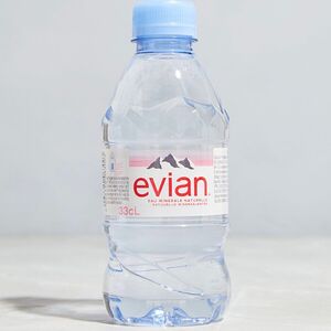 Минеральная вода Evian негазированная