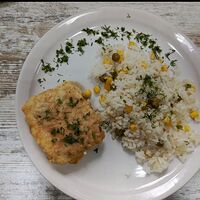 Треска в кляре с рисом и овощами