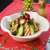 Фото к позиции меню Салат из курицы с авокадо и кускусом